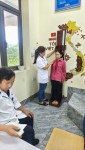 Trường PTDTBT TH Huổi lèng phối hợp với Trạm y tế xã khám SK HS